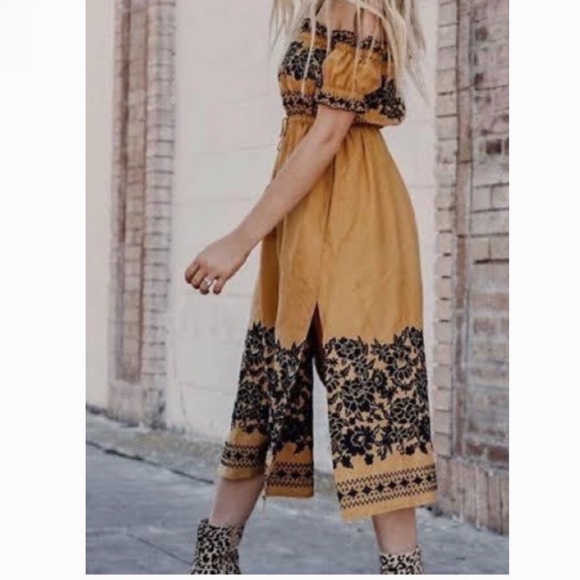 Spell & the Gypsy Collective Venus Off-Shoulder Dress Size XS - Picture 3 of 11